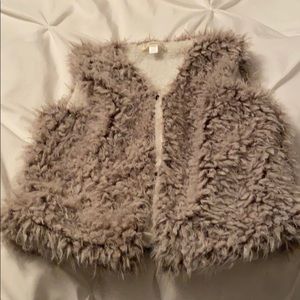 Tucker and Tate faux fur vest 2t-3t